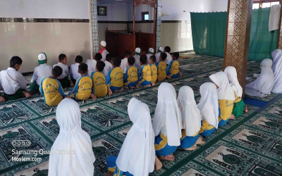 Membentuk Kebaikan Bersama: Tradisi Sholat Dhuha Berjamaah di MI Darul Ulum I Kalisat